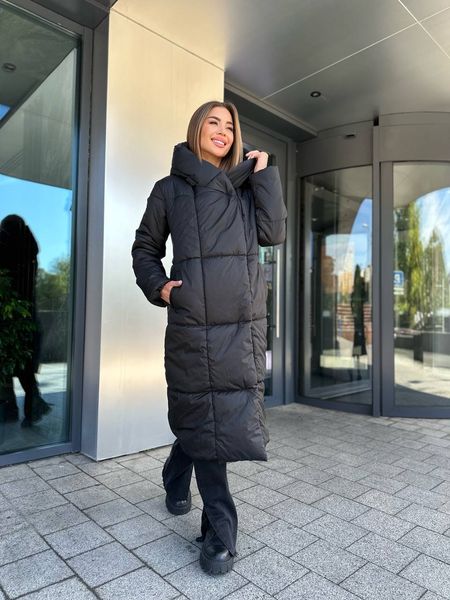 Зимнее женское пальто с капюшоном из плащевки черное MiD-127 фото