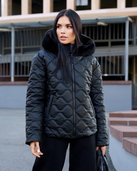 Жіноча стьобана куртка з хутром на капюшоні чорна jf-ембер фото