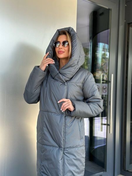 Зимнее женское пальто с капюшоном из плащевки графит MiD-127 фото