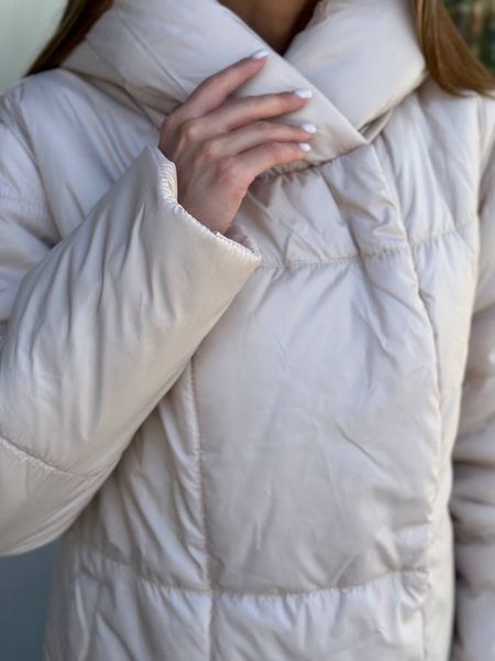 Зимнее женское пальто с капюшоном из плащевки бежевое MiD-127 фото