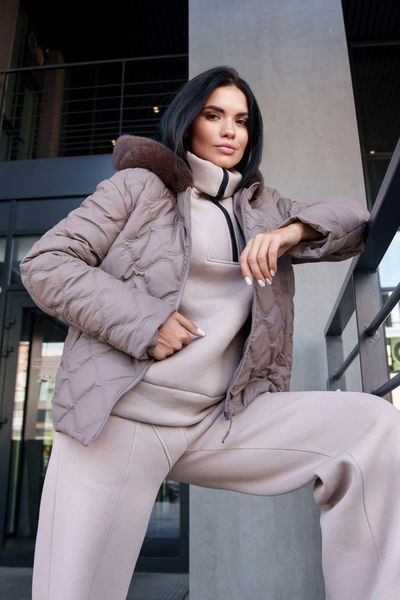 Женская стеганная куртка с мехом на капюшоне мокко jf-ембер фото